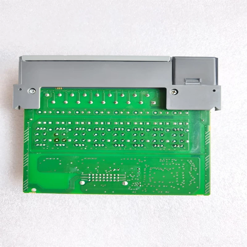 Allen-Bradley 1746-OB16 SLC 500 16-Point 24V DC Source Output Module thumbnail 7076